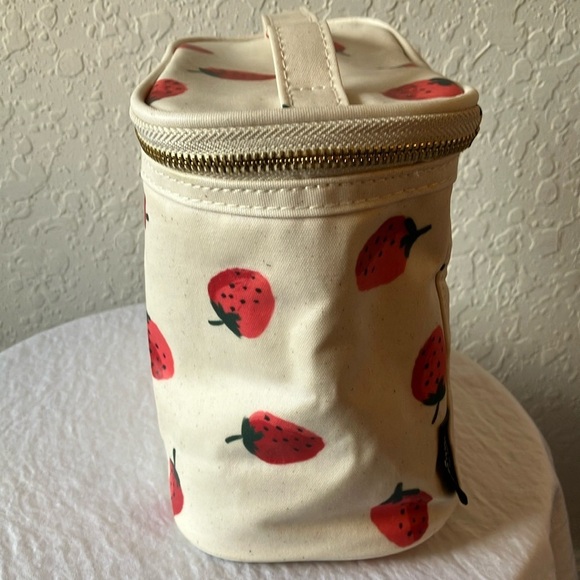 Kate Spade: Strawberry Print Cream Lunch Tote/Bag - Picture 6 of 16